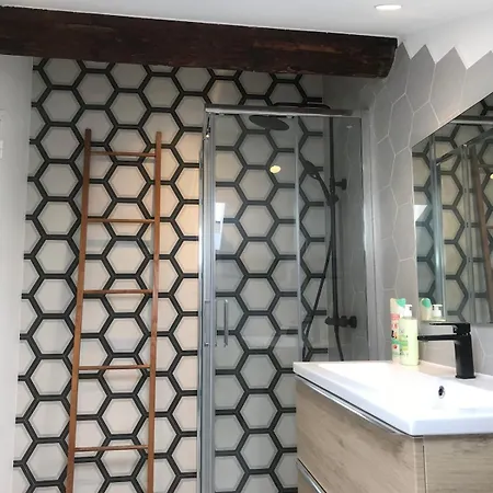 1 Bedroom, Location In *