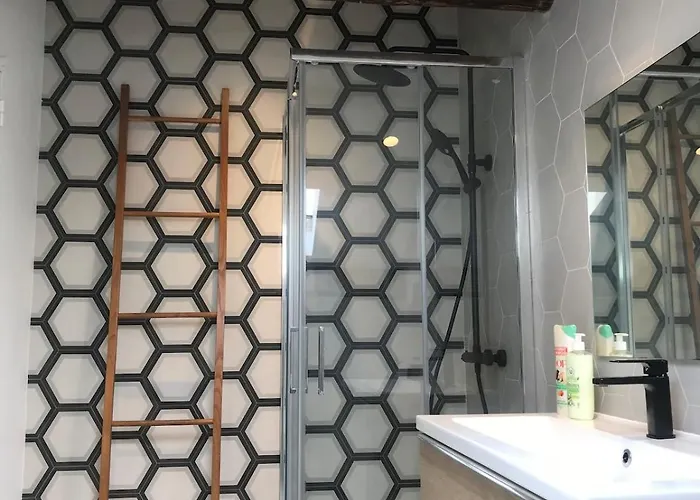 1 Bedroom, Location In *